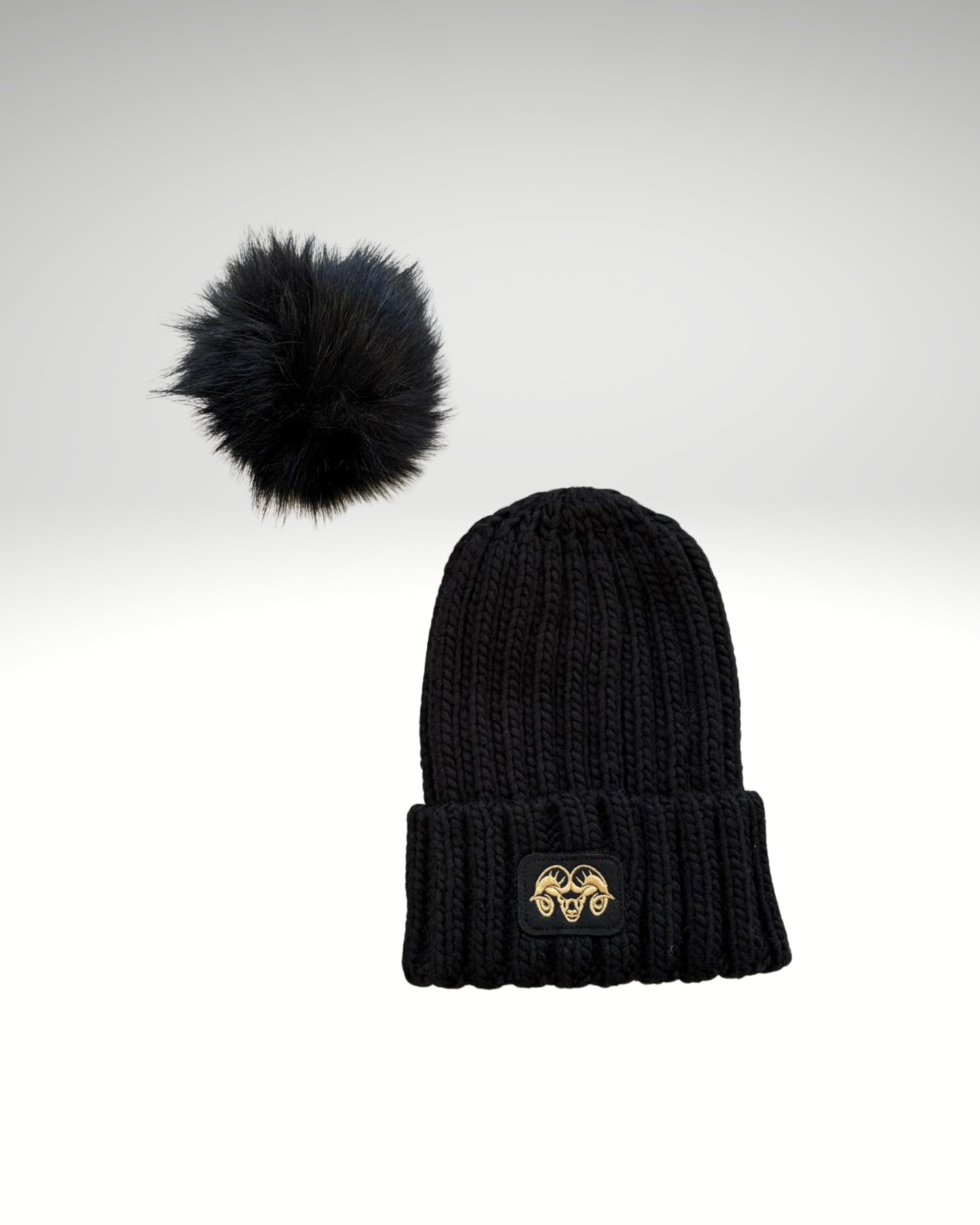 Bonnet noir logo doré grosse maille côtelée pompon noir