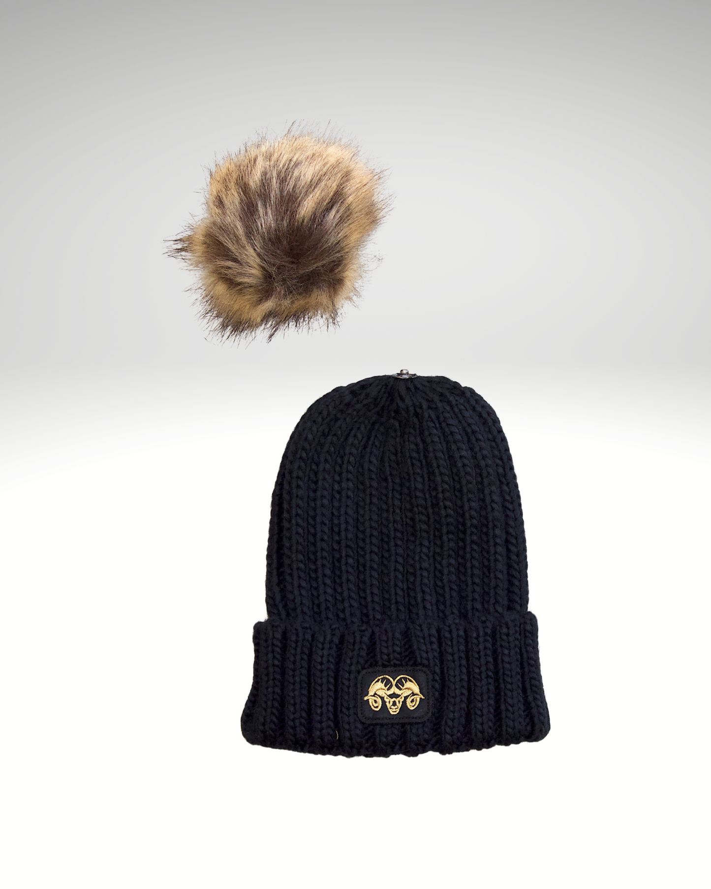 Bonnet noir logo doré grosse maille côtelée pompon marron