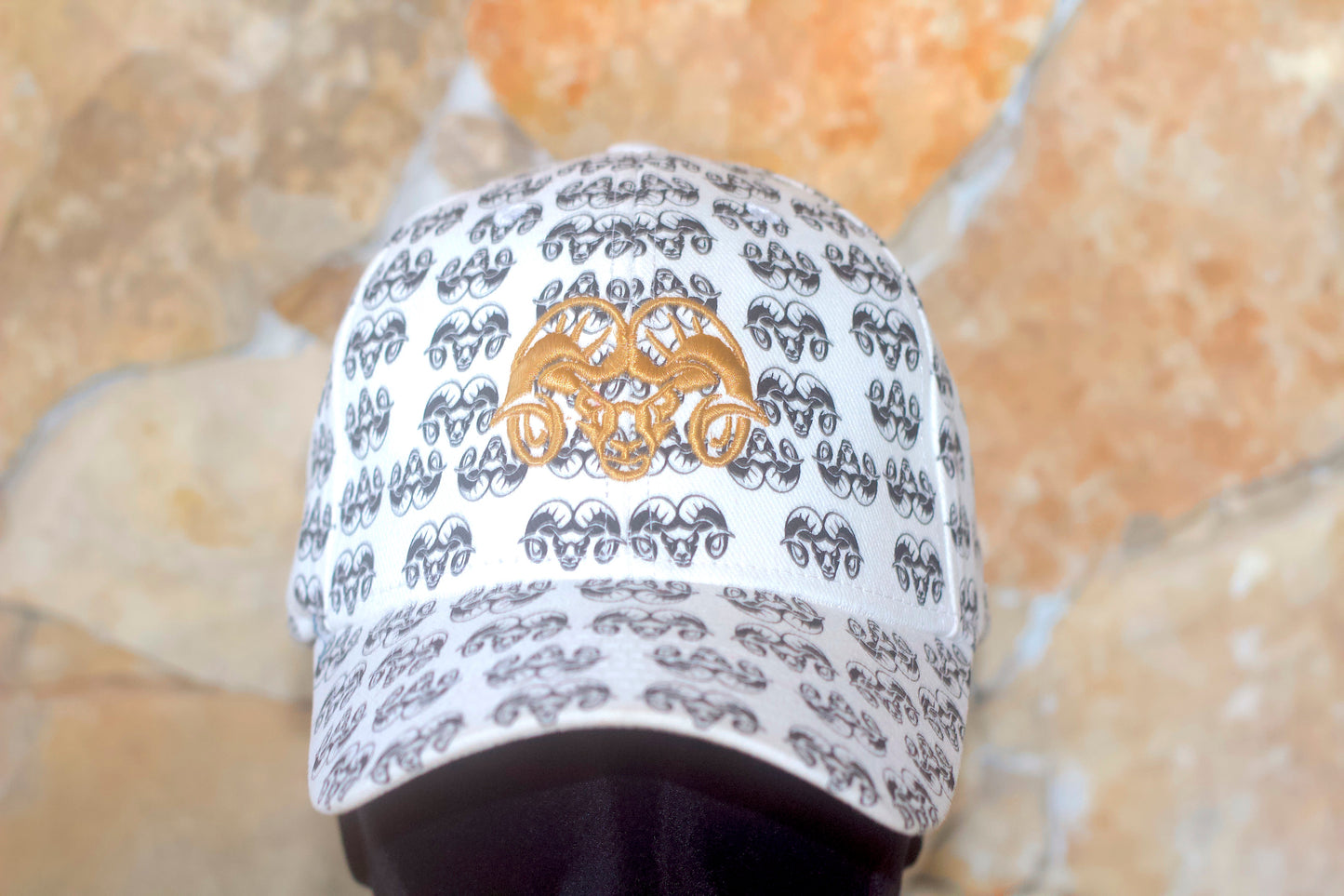 Casquette Blanche - Motifs noirs - Logo Doré - Aries By JL