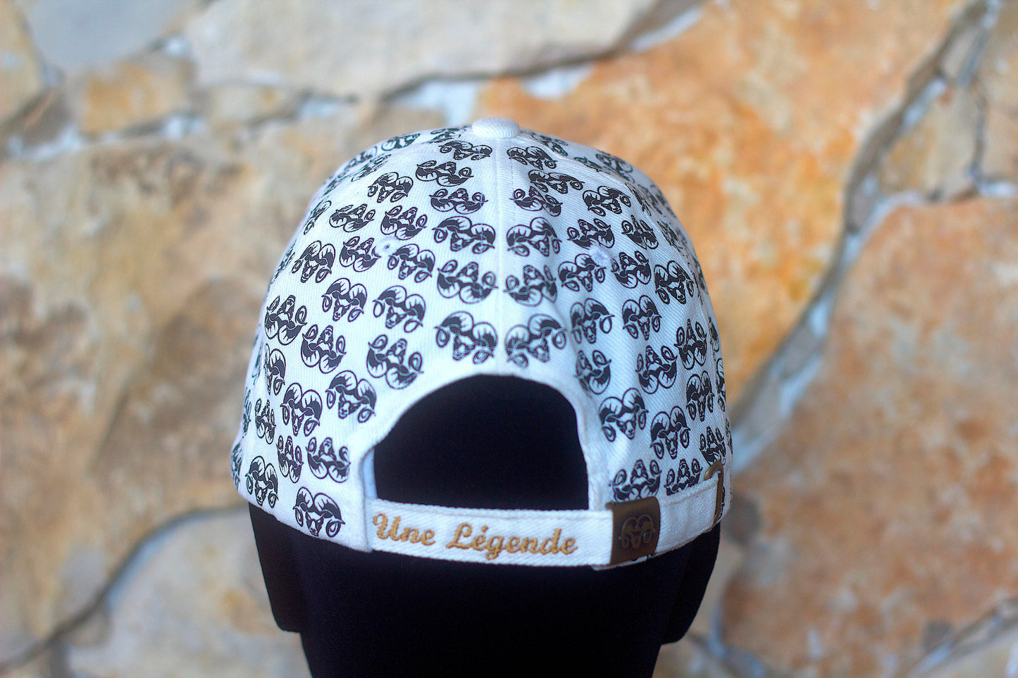 Casquette Blanche - Motifs noirs - Logo Doré - Aries By JL