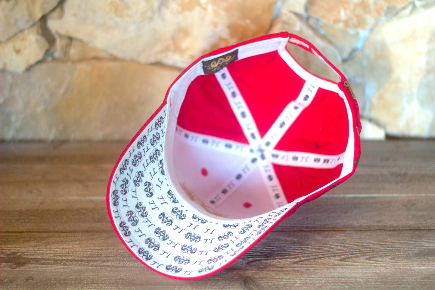 Casquette Rouge - Logo Doré - Motifs - Aries By JL