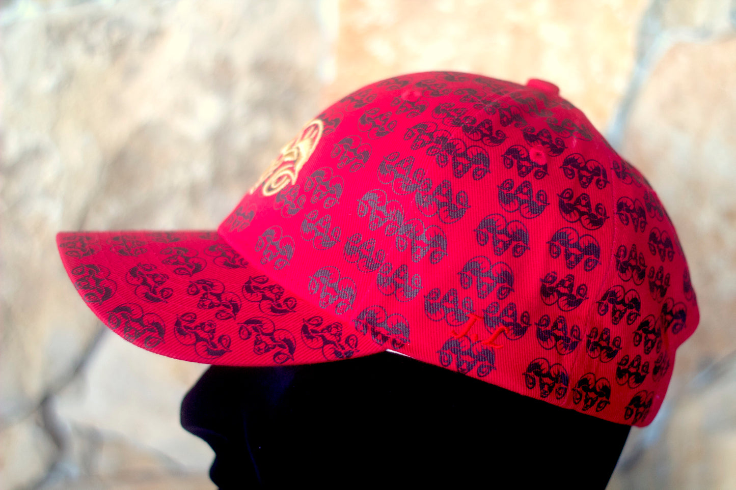 Casquette Rouge - Logo Doré - Motifs - Aries By JL